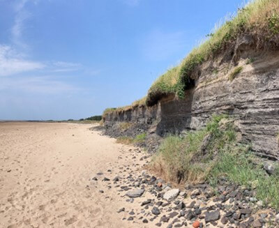 burry-port-east-beach-flyash-landfill-site-on-beach-400x327.jpg